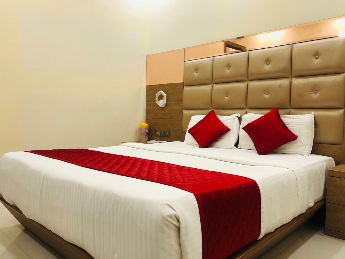 Hotel Guestinn Residency Mumbai Eksteriør bilde